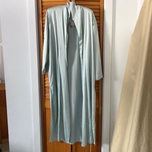 100% Silk Fernando Sanchez Robe light Mint Green